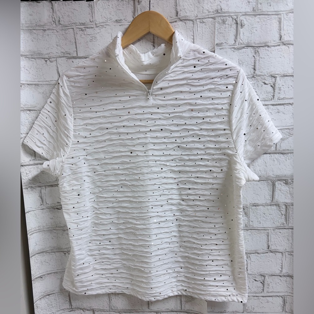 Women’s White Short Sleeve Textured Half-Zip Tee